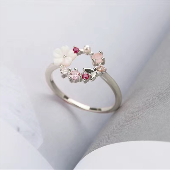 New Women’s 925 Silver Beautiful Butterflies Flower Ring - Picture 2 of 3